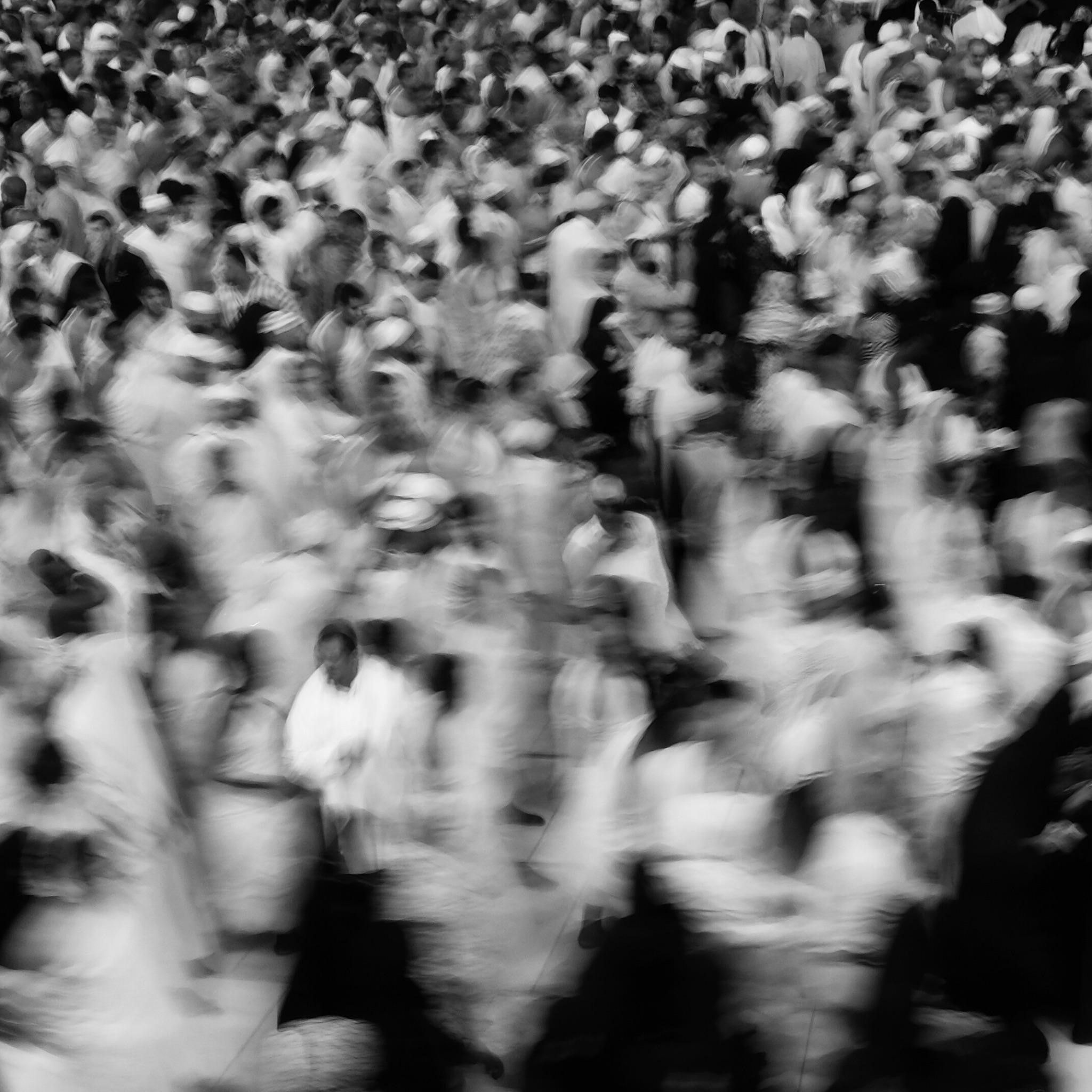 "كيوم ولدته أمّه". مكة المكرمة، صحن المطاف ٢٠١٤. بإذن من المصور عبد الله المالكي.