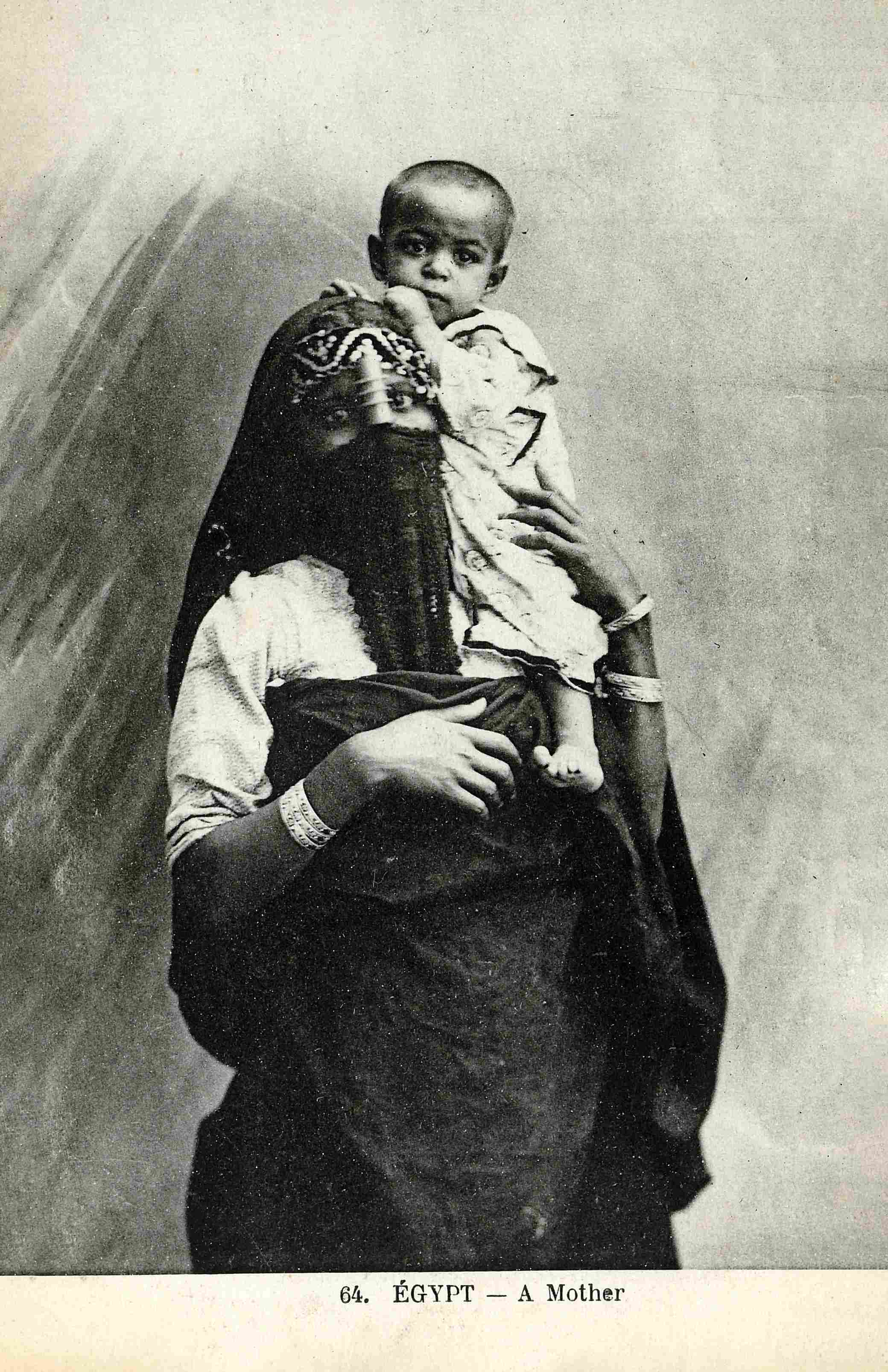 ‘Special collection of “Motherhood” postcards from archival postcards album,’ (HC.HP.2017.0018). Courtesy of Qatar National Library.&nbsp;