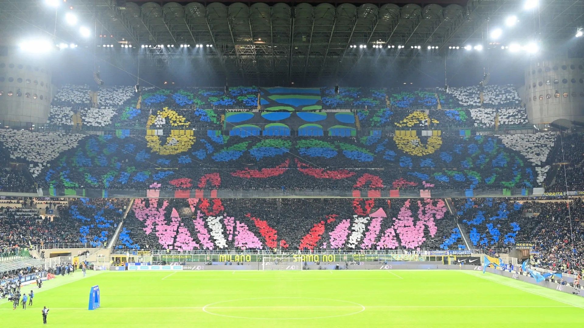 Before the Milan derby in February 2023, Inter fans unveiled a tifo showing a mosaic-style image of a snake’s face, the club’s iconic symbol. Credit: Nicolò Campo/Alamy Live News. 