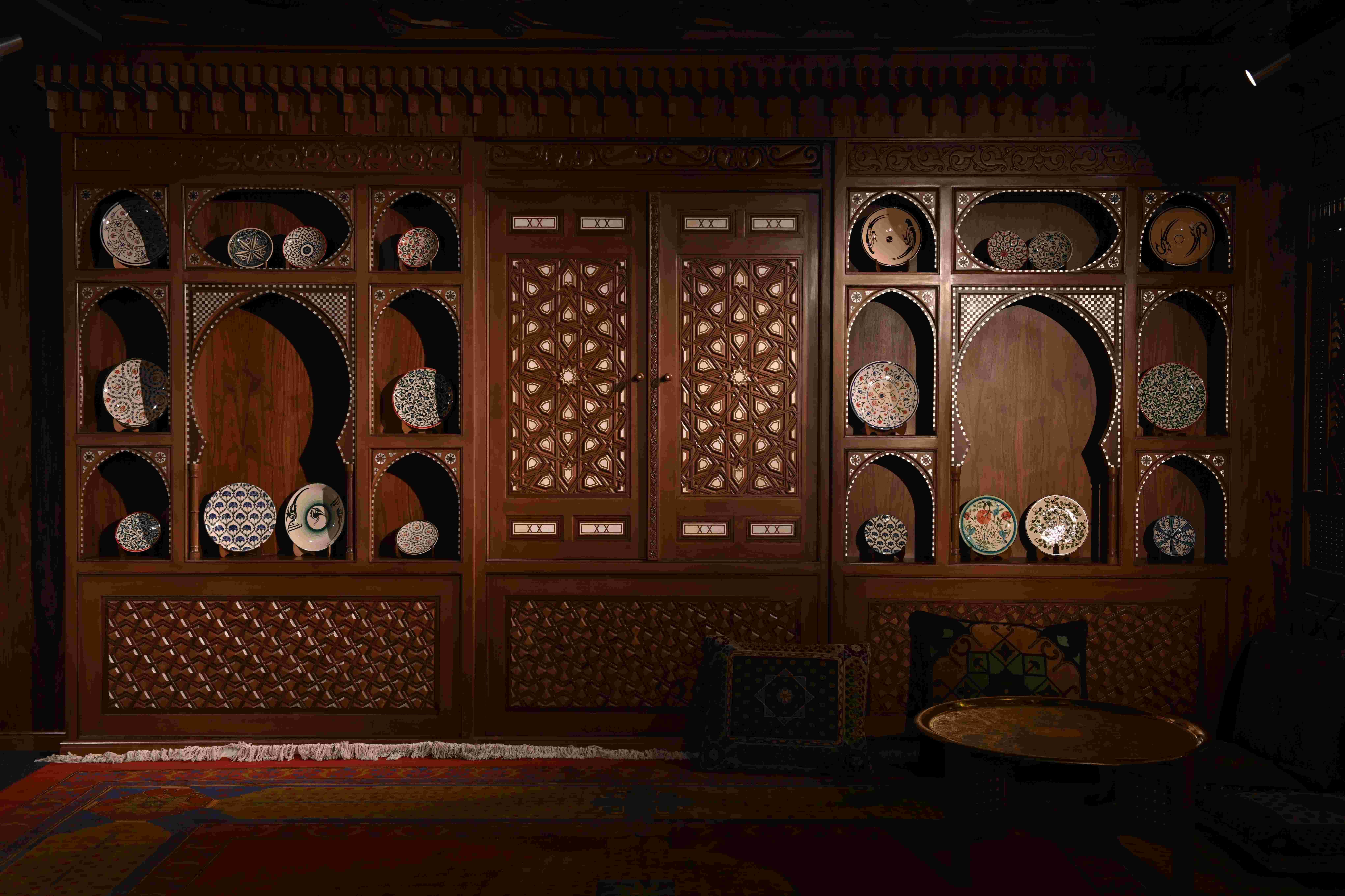 Traditional majlis in a traditional home, filled with beautiful moments and meticulous crafts. Part of&nbsp;Ithra Museum’s exhibition&nbsp;‘In Praise of the Artisan.’ Photo by Ahmed Al-Thani.