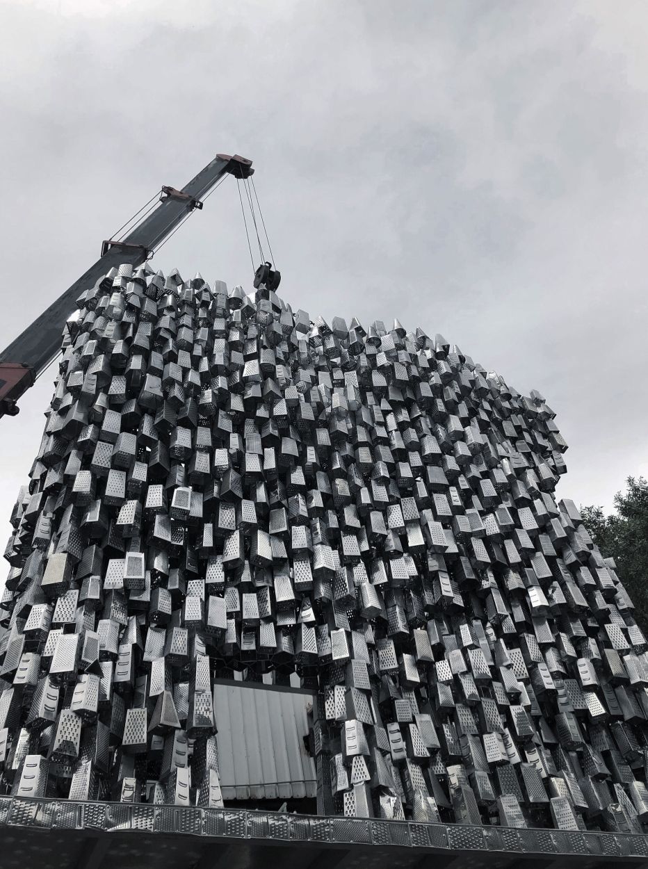 Light Grating by Abdullah AlOthman, 2019. 20,000 cheese graters. 4m x 4m. Courtesy of the artist.