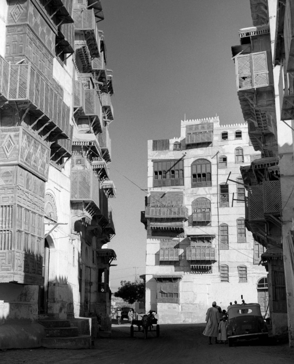 Old Jeddah, Undated, showing Mashrabiyat along windows.Courtesy of Aramco Archives