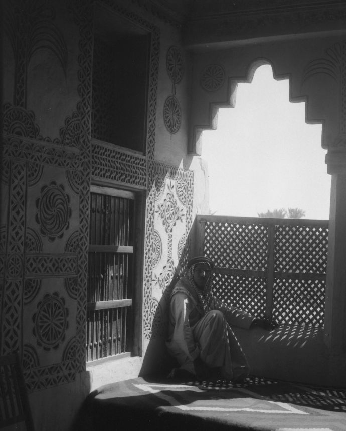 The carved gypsum walls of the CASOC headquarters built by the Al Gosaibi brothers.