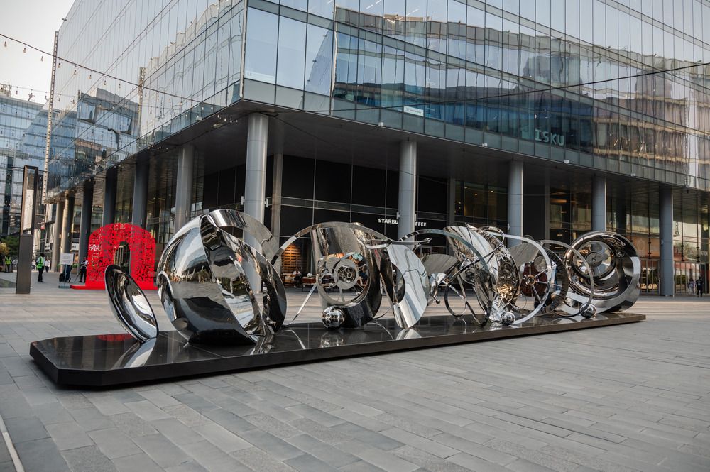The Quranic Encyclopaedia installation by Mattar bin Lahej placed in Dubai Design District. Courtesy of the Dubai Culture and Arts Authority.