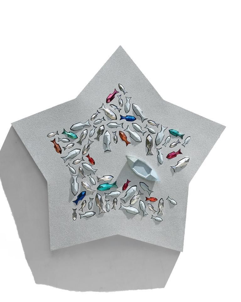'صيد غير معاش 16.' محمد بنوي. 2026. ألياف زجاجية وخشب، 141x149سم. بإذن من الفنان.&nbsp;