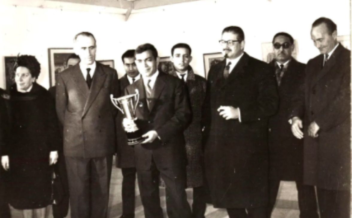 (Abdulhalim Radwi is holding the prize, and to his right is the Ambassador of Saudi Arabia to Italy. Date around 1962-1963)