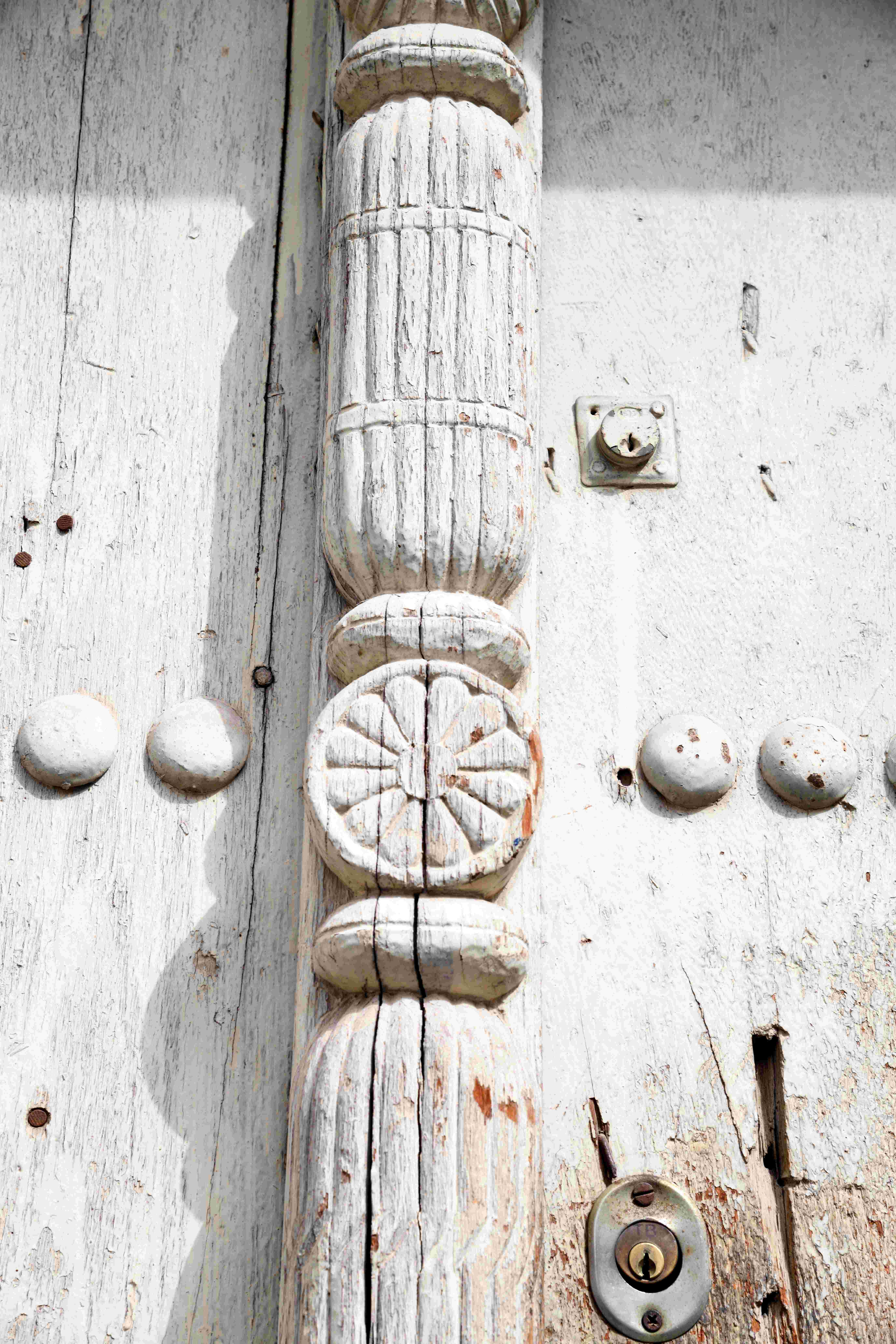 &nbsp;مثال على خشم "بو خوازرين" في الأحساء. بإذن من د. سعيد الوايل.&nbsp;